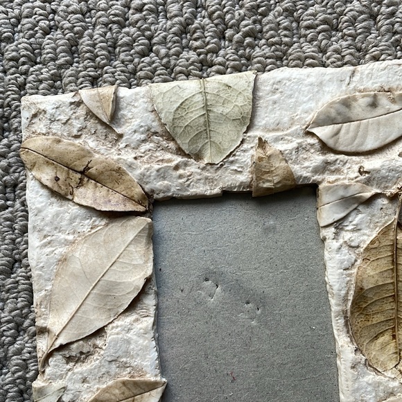 Beautiful Vintage Paper Mache Natural Dried Leaf Border Photo Frame In Cream/Tan - Picture 2 of 7